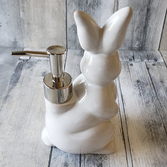 NWT - Threshold Home Decor Bunny Rabbit Soap Dispenser Pump White Ceramic - Picture 2 of 4